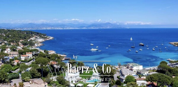 photo 1 Located in the heart of Cap d'Antibes, close to the beaches and coves of La Garoupe