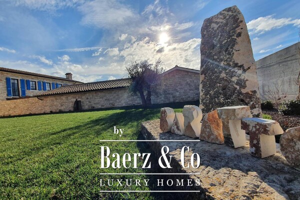 photo 4 Istria, Kanfanar, complex of beautiful stone houses 1561 m2 on a large garden