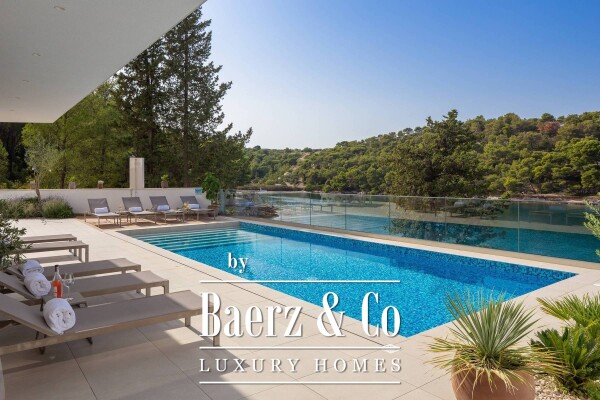 photo 5 Brac, modern villa with pool located in a natural bay