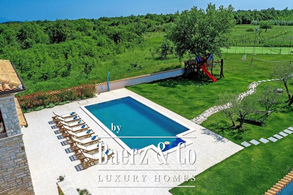 photo 6 Istria, Marčana, beautiful villa 280 m2 with tennis court and heated pool 50 m2