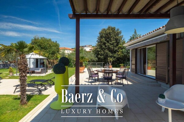 photo 20 Pula, beautiful villa with the best position - first row to the sea