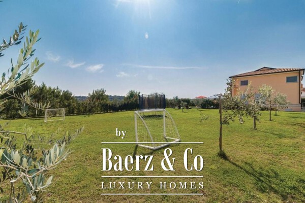 photo 2 Pula, Nova Veruda, superb villa with pool near the sea