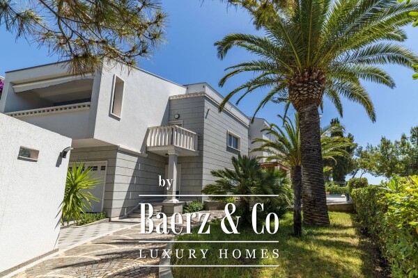 photo 159 Split, Čiovo, modern villa/boutique hotel with 8 apartments, first row to the sea