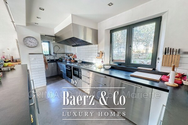 photo 8 Rare opportunity for a bed and breakfast: 7 rooms just steps