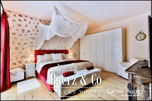 photo 4 Authentic Villa facing the Golf Course