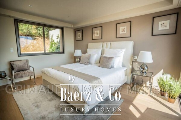 photo 8 Grimaud, France