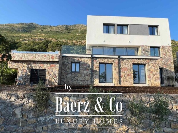 photo 2 Luxury Villa with Seaview in Budva