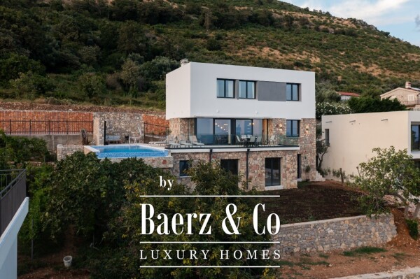 photo 3 Luxury Villa with Seaview in Budva