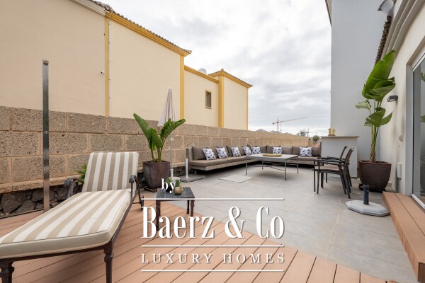 photo 3 Luxurious villa in central area Tenerife south