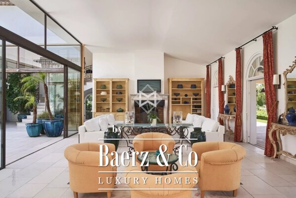 photo 6 Parks of St Tropez - Beautiful bastide – Large volumes