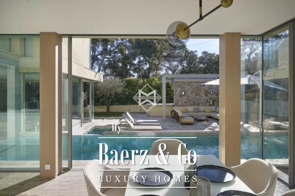 photo 7 Modern house within a gated community close to the beach.