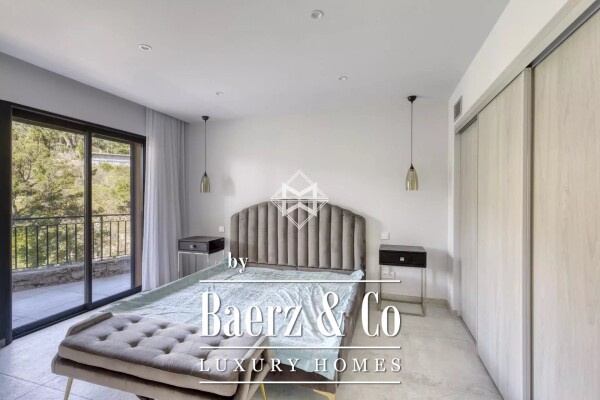 photo 8 Villa with sea view in a gated domain