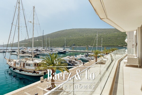photo 7 Luxurious Three Bedroom Apartment with a Seaview