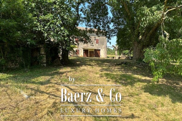 photo 8 Istria, Vižinada, an authentic Istrian estate with stone houses