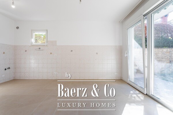 photo 10 Podstrana, house with four  apartments, 340m2