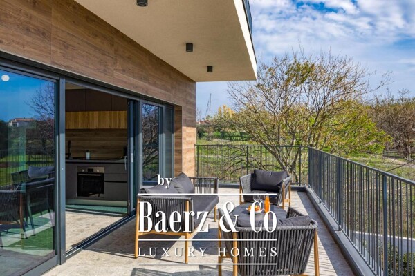 photo 20 Istria, Banjole, semi-detached villa first row to the sea 244 m2 with a view of the Marina