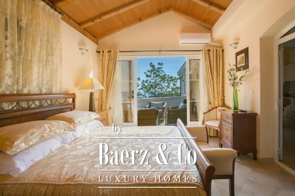 photo 10 Beautiful Villa next to the Sea in Sveti Stefan