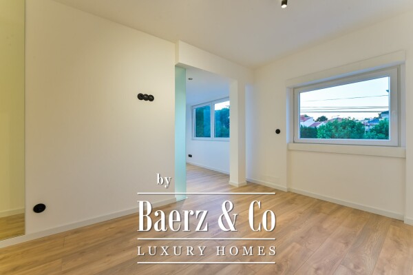 photo 26 Fully Renovated 4-Bedroom Villa by the Beach | Bafureira | Quiet Residential Area