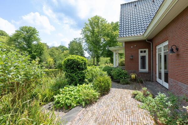 photo 8 Oostsingel 183