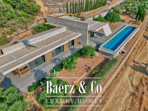 photo 2 1709257 - Villa For sale, Pilos, 156 sq.m., €2.200.000