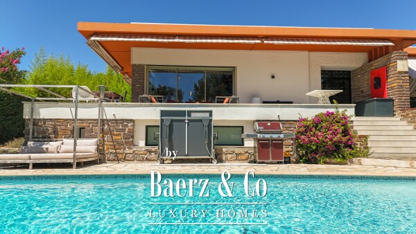 photo 2 Vente Villa rénovée de 270 m² avec piscine et jardin paysager - 5 min en voiture de la plage