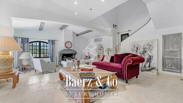 photo 8 Gassin: Provençal Villa with Pool, Independent Studio, and Open Views