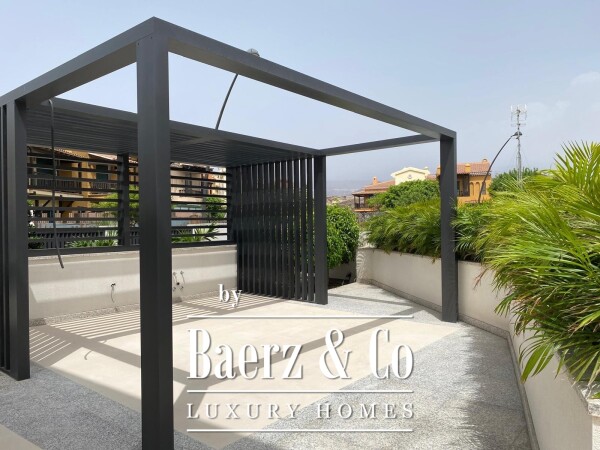 photo 10 Robust corner plot chalet in Tenerife south