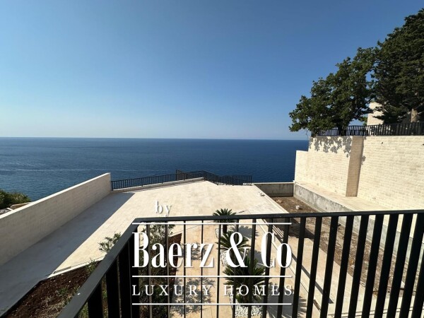 photo 13 Seafront Modern New Villa with Pool and Access to the Beach