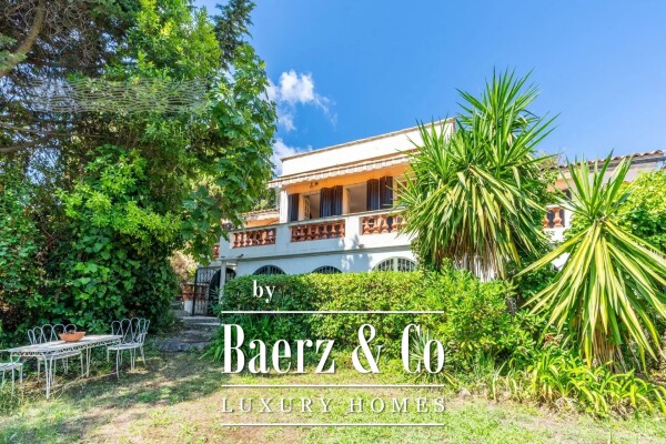 photo 1 Charming villa with renovation potential in an idyllic peaceful setting