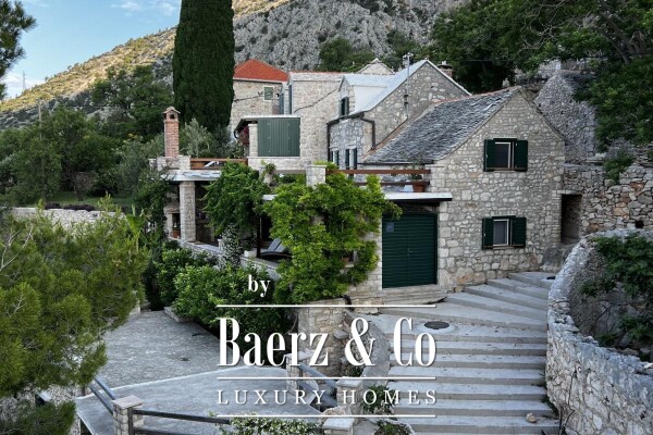 photo 19 Brač, Murvica, stone house with five residential units and sea view