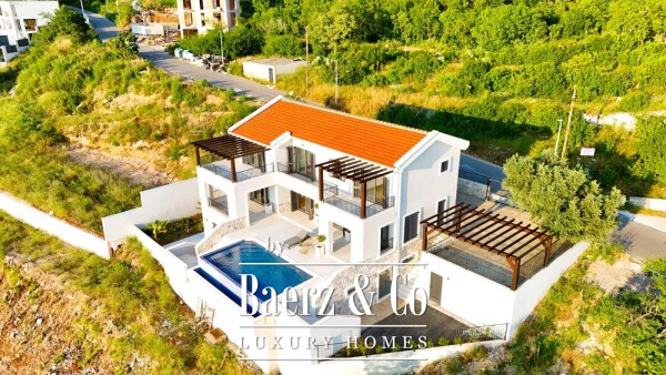 photo 4 Villa in Sveti Stefan with a Pool and a Panoramic Sea View