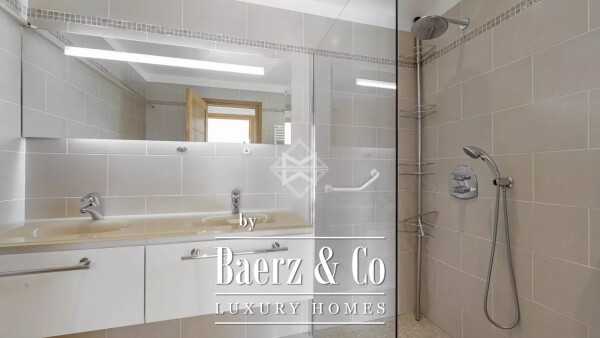 photo 11 Villa with open views in a prime location of Cavalaire-sur-Mer