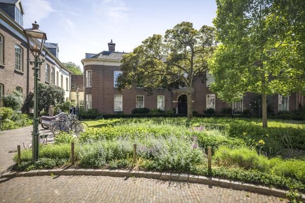 photo 68 Zaadmarkt 93