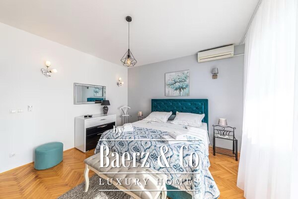 photo 10 Kaštel Sućurac, beautiful house with swimming pool in the first row to the sea