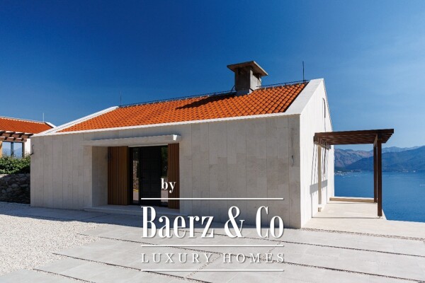 photo 8 Villa in Herceg Novi Municipality with a Panoramic Sea View