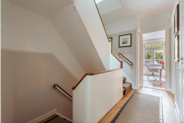 photo 19 Diepenbrockstraat 22