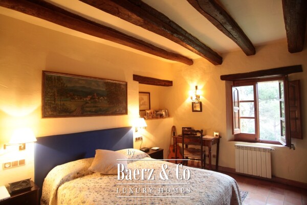 photo 10 Rustic charm and exclusivity just minutes from the Mediterranean.