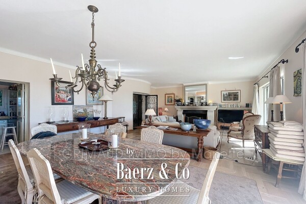 photo 9 Grimaud, France