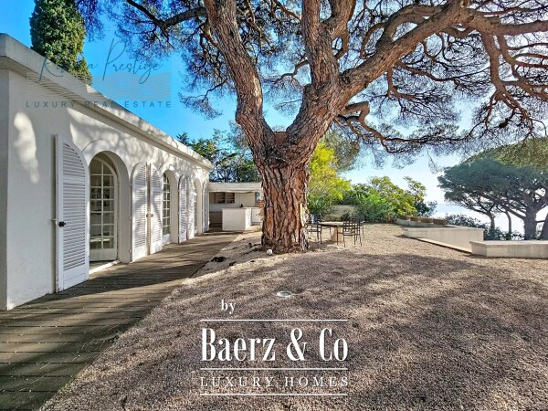 photo 3 Character property with panoramic sea views over the Gulf of Saint-Tropez