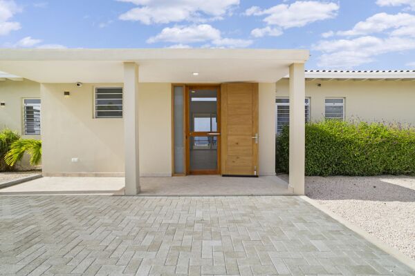 photo 2 Crown West 239