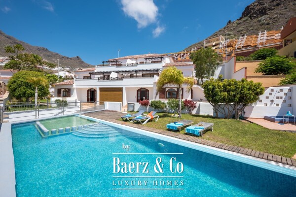 photo 1 Elegant sea view villa divided into Two Independent Residences