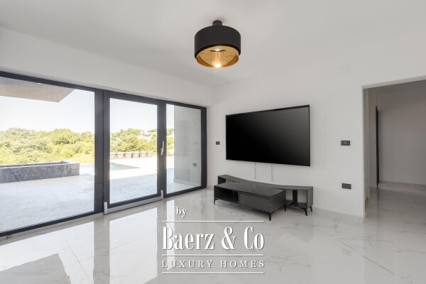 photo 6 Istria, Svetvinčenat, impressive villa with swimming pool and sauna on a spacious construction plot