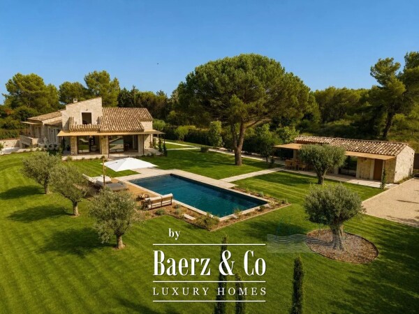 photo 1 Elegant 5-Bedroom Villa with Pool in Castellaras Aréa