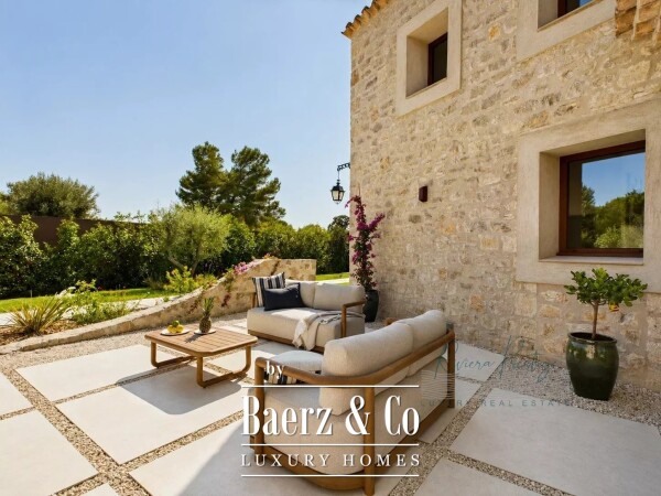 photo 4 Elegant 5-Bedroom Villa with Pool in Castellaras Aréa