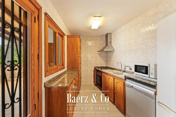 photo 4 Traditional village house with a spacious patio and renovation potential in S’Arracó