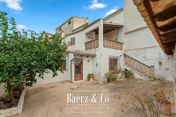 photo 6 Traditional village house with a spacious patio and renovation potential in S’Arracó