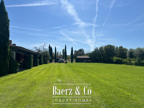 photo 11 Exclusive House with Garden and Swimming Pool in Torrent